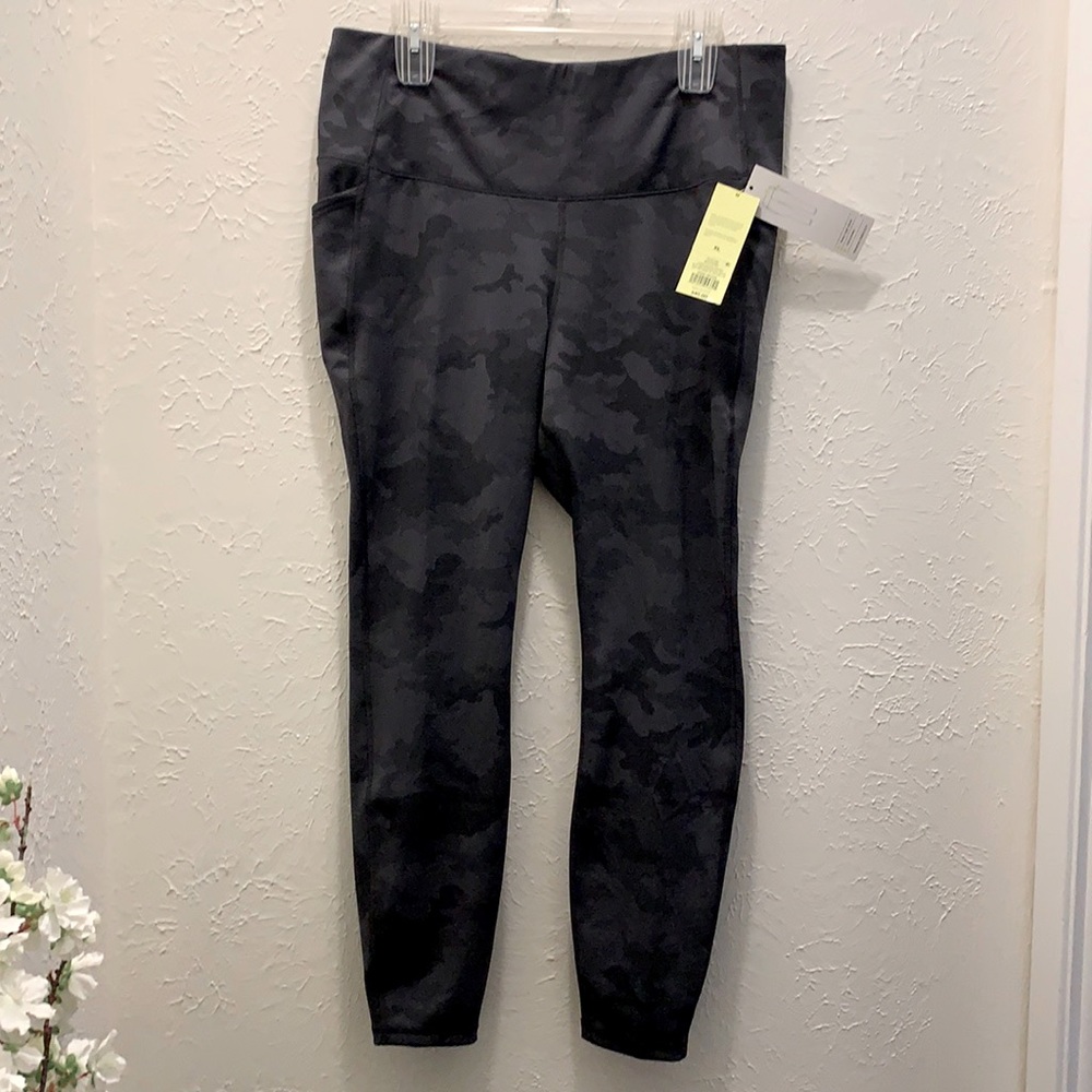 All In motion camo black leggings XL with tags